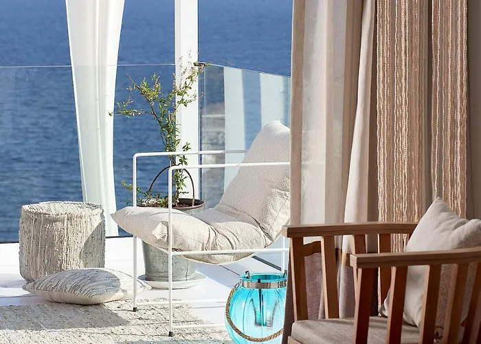 Canal Kythnos Hotel 3*