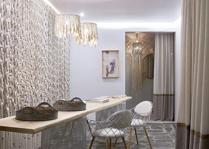 Canal Kythnos Hotel 3*